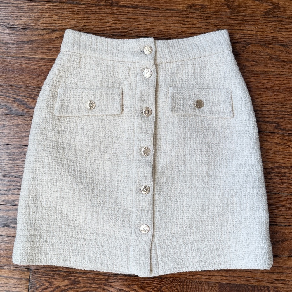 Maje Jiba Button-up Skirt in Ecru Tweed Cream Button-Front Textured Mini Skirt - Picture 4 of 9